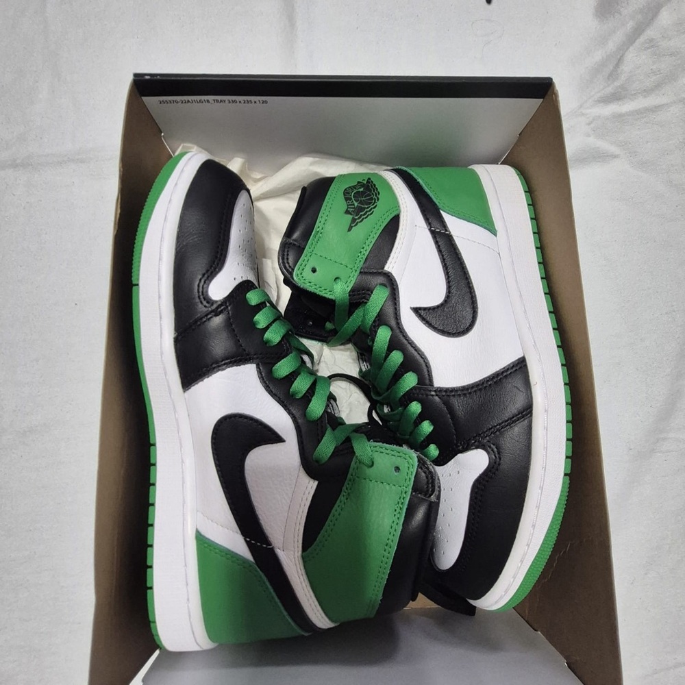 Jordan 1 Retro High OG
Lucky Green 10m